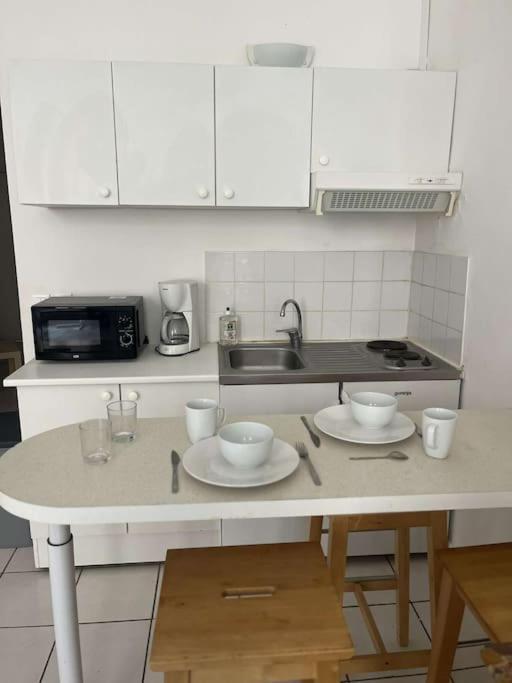 Le Monnai Apartamento Nîmes Exterior foto