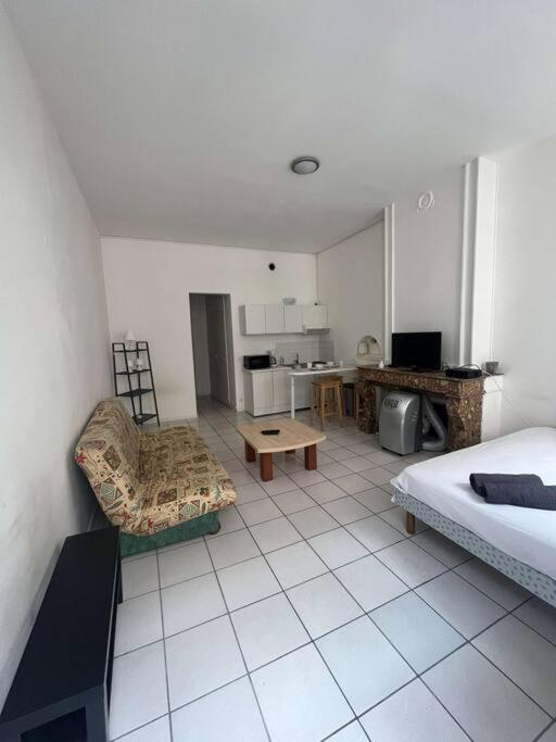 Le Monnai Apartamento Nîmes Exterior foto